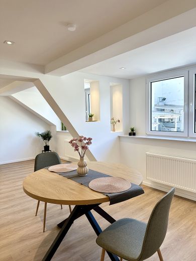 Wohnzimmer/Essbereich 