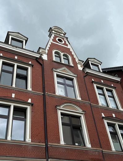 wunderschöne Altbau DG Wohnung voll möbliert! – फोटो 17