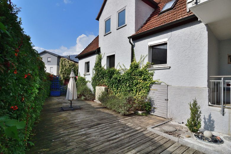 Charmantes EFH im Ensemble mit Altbau, Scheune, Wiese – Haus 2/ Altbau ggf. Bauplatz