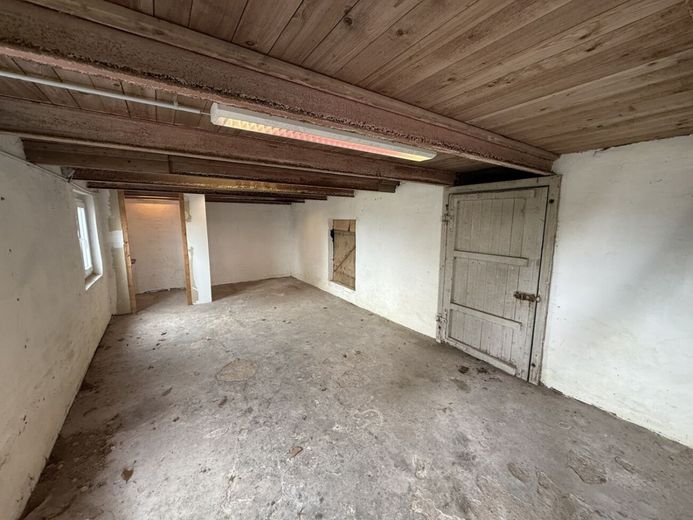 Charmantes Ein- bis Zweifamilienhaus mit Lagerflächen &amp; vielseitigem Entwicklungspotenzial – Lagerhaus