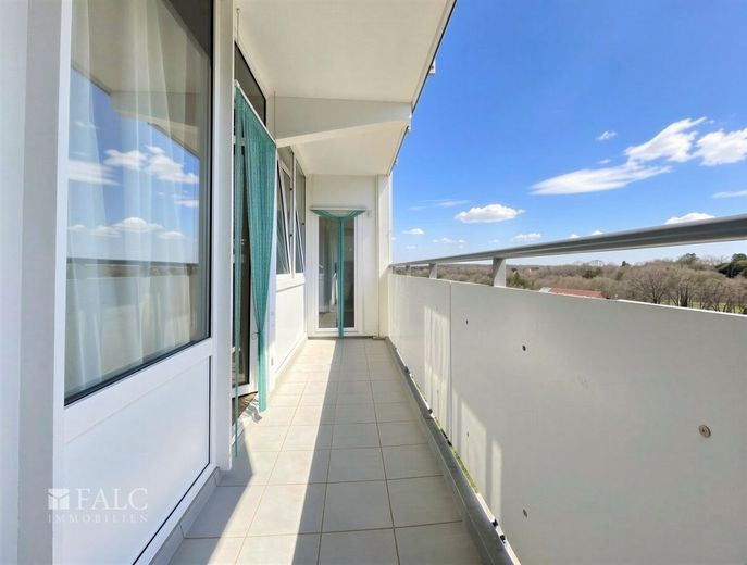 Einziehen oder investieren - Ihre Entscheidung! – Balkon