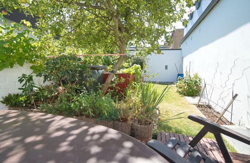 Helle, gut renovierte und möblierte Wohnung mit Gartenplatz, schickem, großem Duschbad und Internetzugang, für den beruflichen Aufenthalt – cacc30407c2a85cd939fed1747c33ad273050ac3.jpg