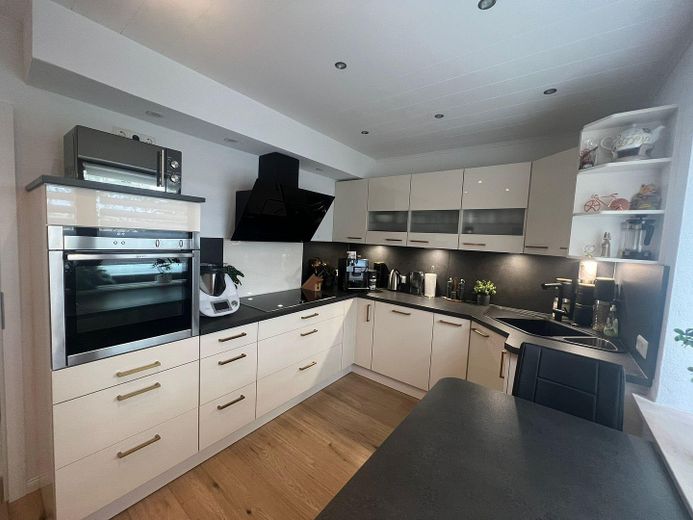 Attraktive 3 Zimmer-Wohnung in Göppingen-Haier. Hochwertig saniert- Garage inklusive – Küche