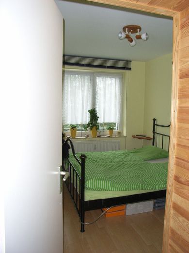 Sehr schöne Dreizimmer Nichtraucher Wohnung – Schlafraum