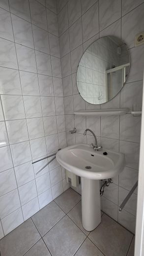 Casa a schiera modernizzata con fascino d’epoca e appartamento indipendente – Foto 5