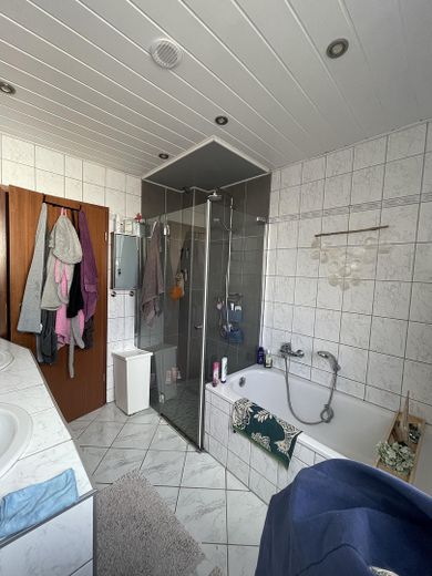 Bad 1 Etage