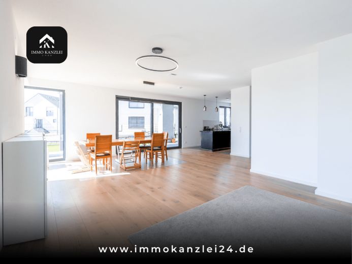 Ampia casa familiare a Neuried con 298 m², 3 piani e appartamento indipendente! – Foto 1
