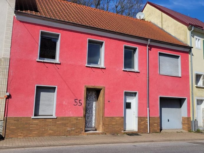 Honzrath: mid-terrace house 106m² with expansion potential – 2 units possible, garage and courtyard garden – Foto 1