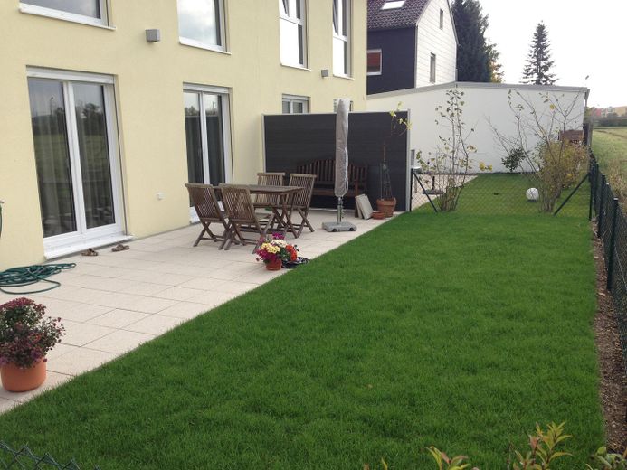 DHH A+ Wärmepumpe Best Lage – Garten