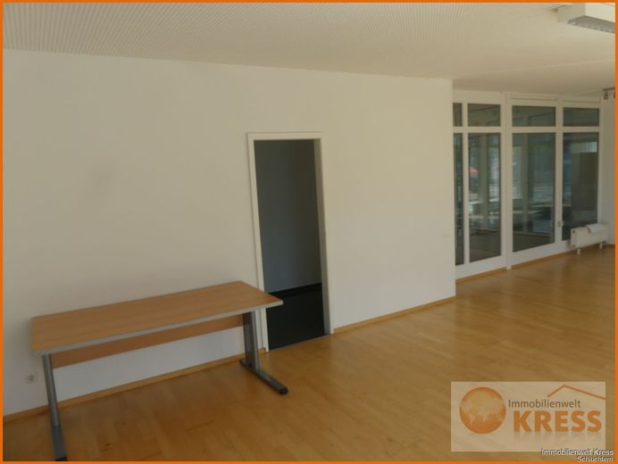 Zentral, hell u. ebenerdig Ladenlokal/Büro/Praxis in Schlüchterns "Neuer Mitte", 2 Pkw Stellplätzen – Bild 9
