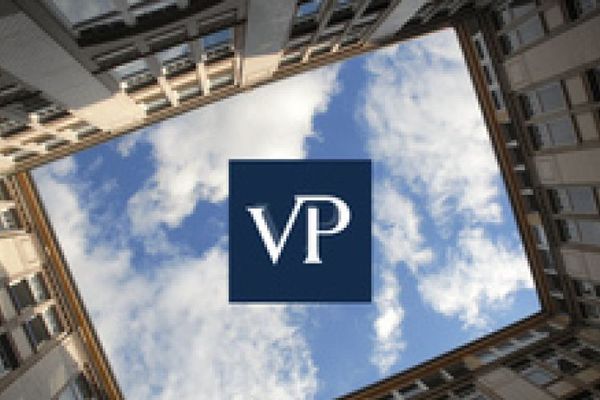 Vollvermietetes Wohn- und Geschäftshaus in Elbnähe
