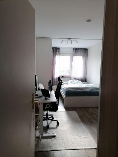 Sonnige & gepflegte 3-Zimmer-Wohnung in Toplage Stuttgart-Degerloch – Schlafzimmer