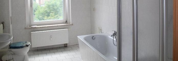Appartement lumineux de 4 pièces au 3e étage avec de beaux détails et un balcon