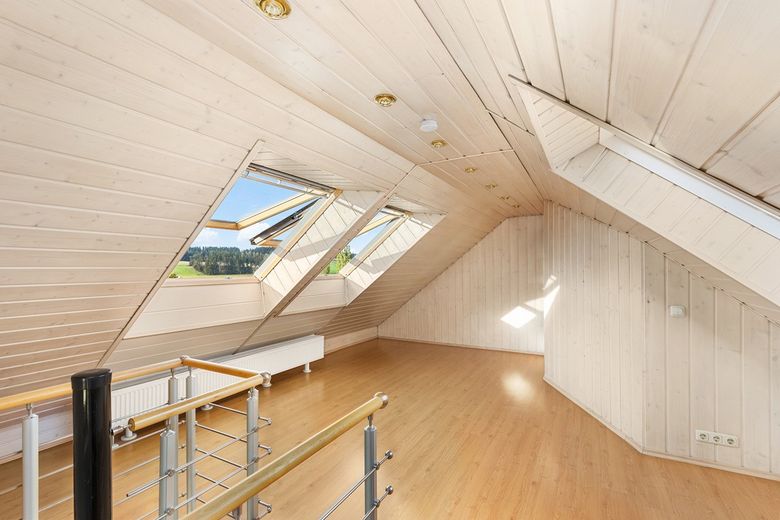 Stilvolle 4-Raum-Maisonette-Wohnung mit gehobener Innenausstattung – Foto 8