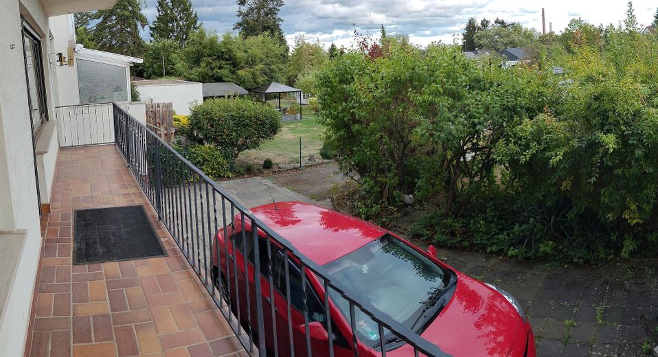 Piso de 3 habitaciones con balcón orientado al sur y jardín en una zona tranquila de Neuwied-Feldkirchen – Balkon