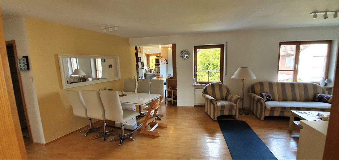Viel Platz für die Familie am Marienbergpark – 160 m², 6 Zimmer, 2 Bäder, Südbalkon & Garage – Essen, Wohnen und Küche