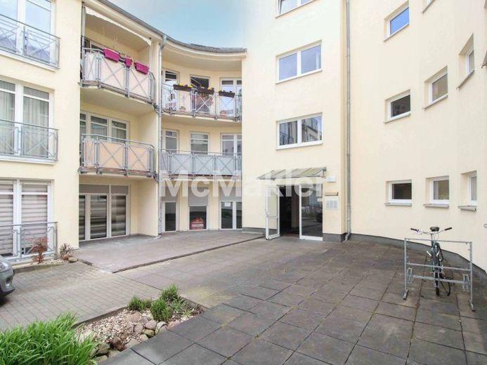 Bequem leben: Altersgerechte Wohnung mit Aufzug und sonnigem Balkon – Foto 1