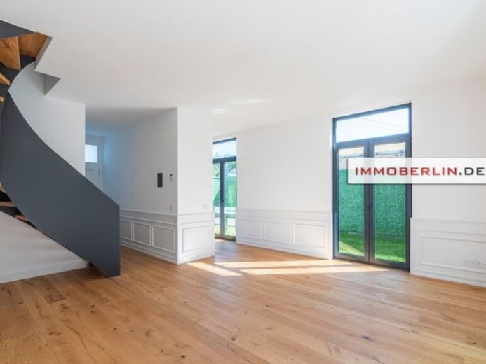 IMMOBERLIN.DE - Ersteinzug! Nobles Neubauhaus in familienfreundlicher Lage am Stadtrand – Foto 1