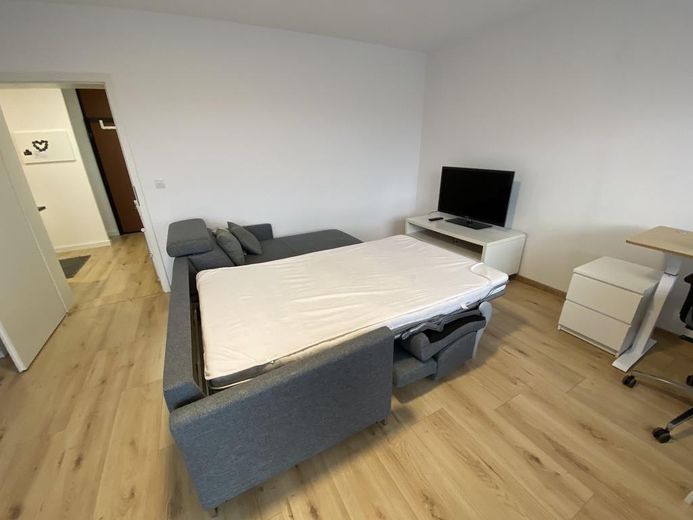 1 monolocale (arredato) in ottima posizione / incluse tutte le spese accessorie e il Wi-Fi – Wohnzimmer