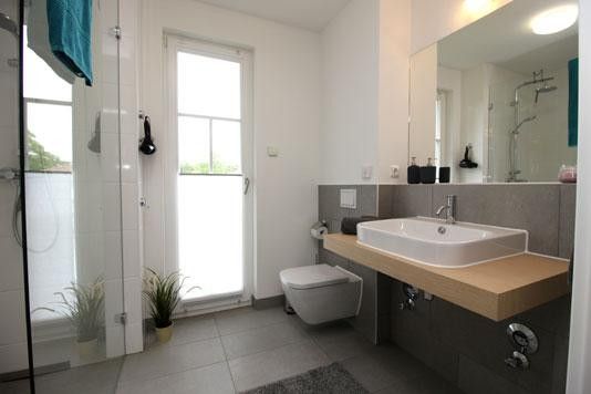 Traumhafte Ferienwohnung in Top Lage in Dierhagen-Strand (350m) – Badezimmer