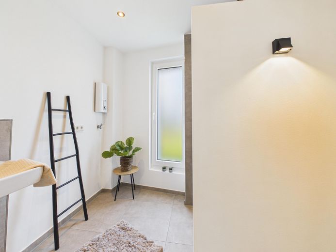 Wie neu! Hochwertig saniertes, freistehendes Einfamilienhaus in Wesel-Lackhausen – Badezimmer