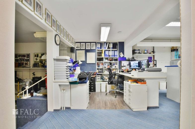 Wohnen und Arbeit auf 300m² Fläche kombinieren! – Büro - EG