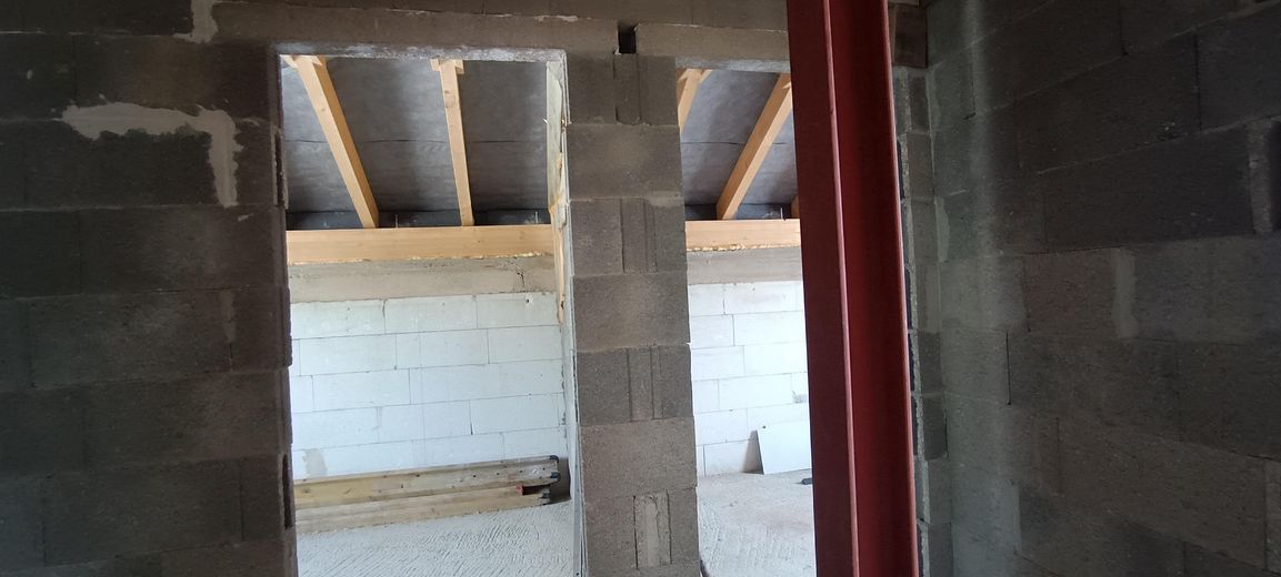 Haus Rohbau Neubau mit Baugenehmigung, Mietkauf möglich – Flur im Dachgeschoß