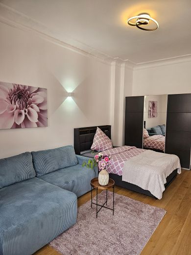WG-Zimmer möbliert & frisch saniert – 8 Min. zur HTW Uni / Furnished room in a shared apartment – Zimmer 2 / Room 2