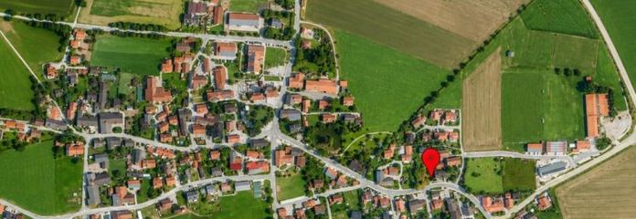 Działka inwestycyjna z potencjałem zabudowy w centralnej lokalizacji mieszkaniowej w Albaching
