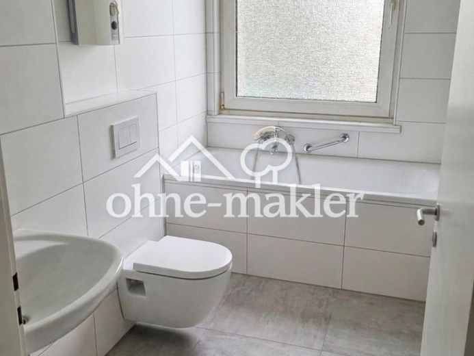 Zmodernizowane mieszkanie z 2,5 pokojami, balkonem i dostępem do ogrodu (Unterstr. 72) – Zdjęcie 1