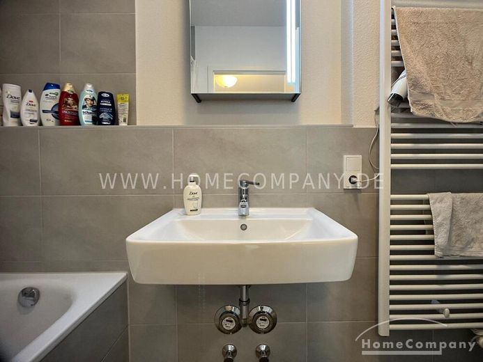 Europaviertel
8071844 – 
Moderne 3-Zimmerwohnung, komplett möbliert  &  ausgestattet – c74ccd9e7597966c19702d733c772ba7aa7ebfc8.jpg
