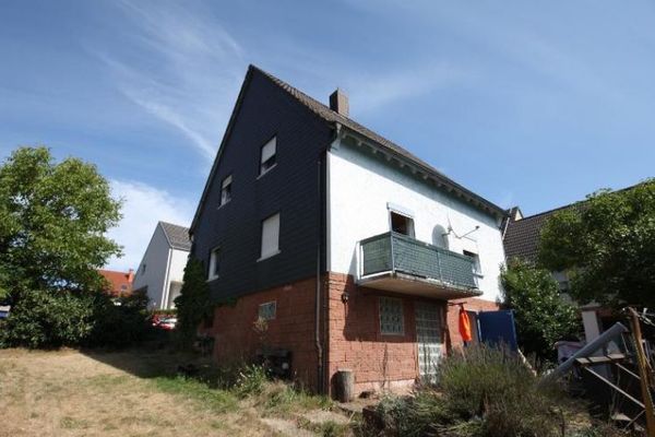 Freistehendes Einfamilienhaus mit Erweiterungspotential, großem Grundstück, in ruhiger Wohnlage.