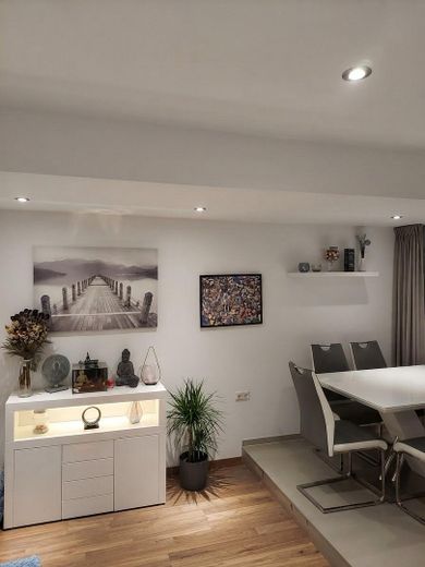 Helle 3-Zi.-Wohnung (72m²) mit EBK in Weil der Stadt-Merklingen – Ideal für Paare & Singles – Esszimmer