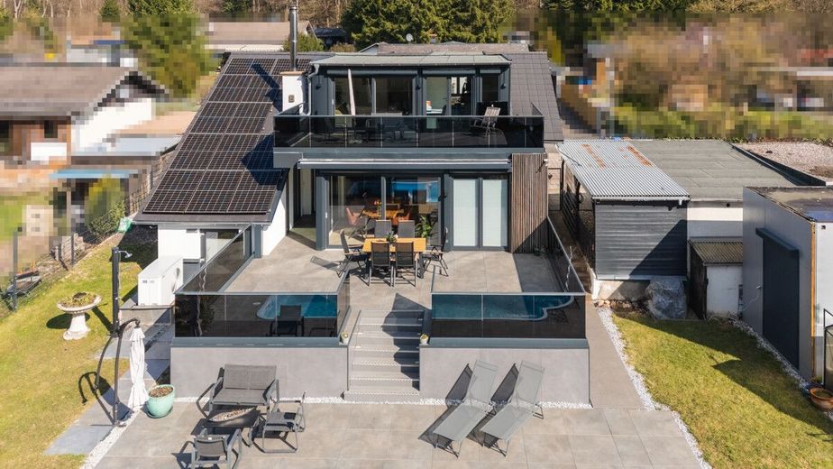 Urlaubsfeeling!!! TOP Modernes Familienhaus mit Garage, Pool und Badehaus in Breitscheid – Blick von oben