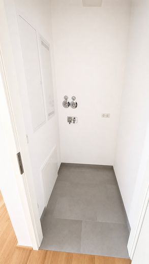 Nürnberg-Seeleinsbühl’de, Gostenhof sınırının hemen yanında teraslı modern 2 odalı daire – Hauswirtschaftsraum