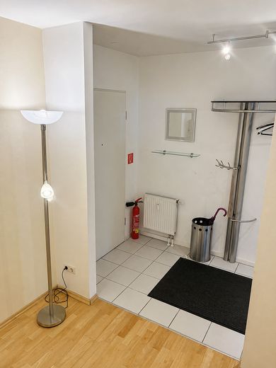 Inmueble comercial cercano al ayuntamiento en el centro de Velbert – Flur
