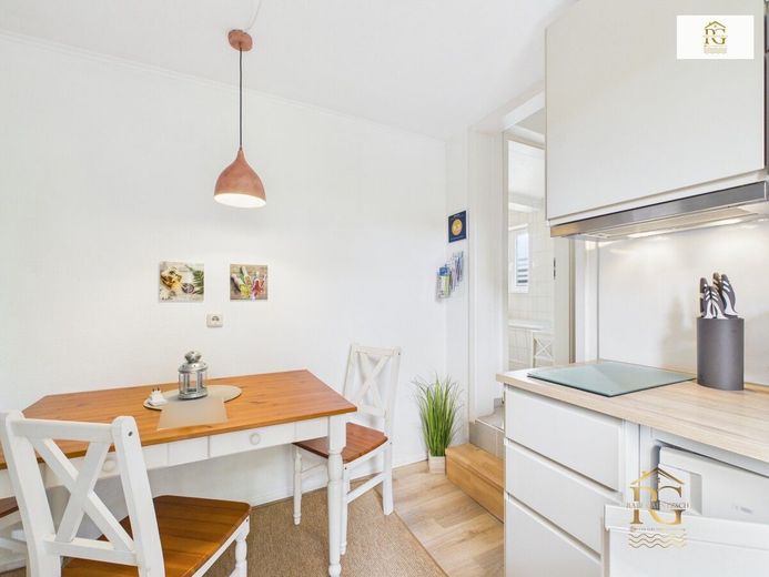 Charmantes Einfamilienhaus mit separater moderner Ferien-Wohnung in Neuhaus (Oste) Nordseenähe-Fewo sofort vermietbar – Küche in der Ferienwohnung