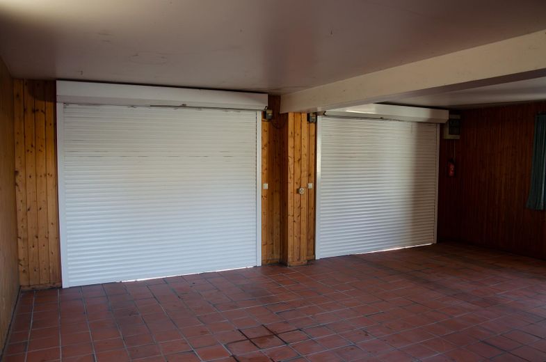 Großzügiger Bungalow mit Einliegerwohnung – Garage