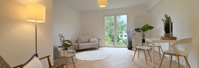 Erstbezug nach Sanierung: Großzügige 4,5-Raum-Familienwohnung mit Balkon & Fischgrätparkett – Wohnzimmer