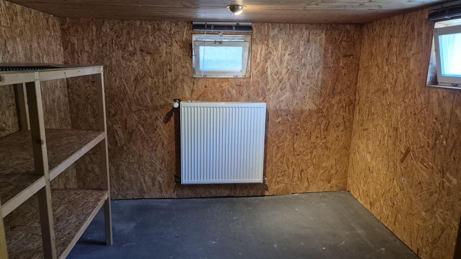€12,000 saved on estate agent fees! Modernised semi-detached house with garden: close to the centre, quiet, low ancillary costs – Hobbyraum UG