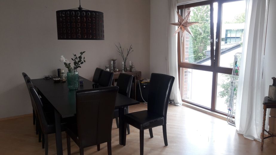 Mögl.Essbereich im Wohnzimmer 