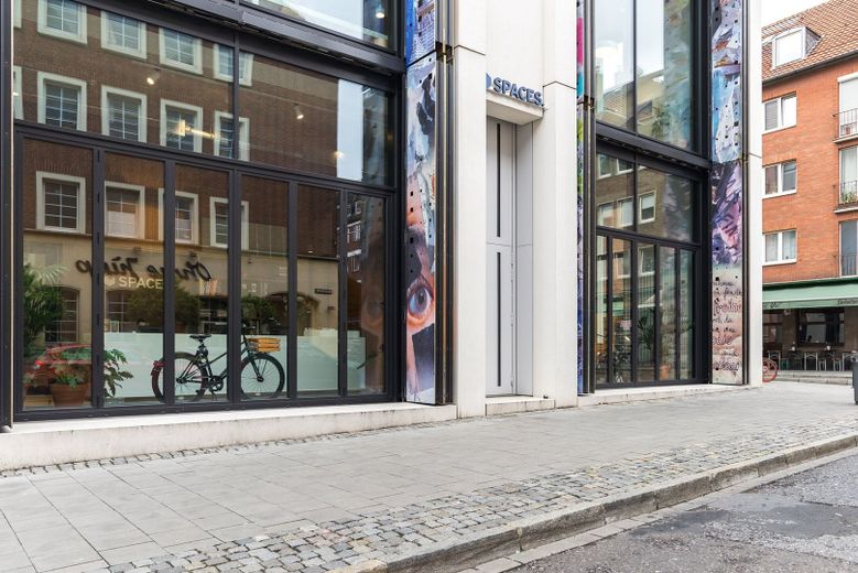Pronájem kanceláře 1.992 m² – Foto 1