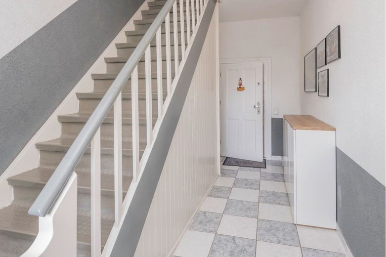 Charmante Altbau Erdgeschoss Wohnung mit Terrasse in ruhiger Lage von Eichlinghofen EG – Hausflur
