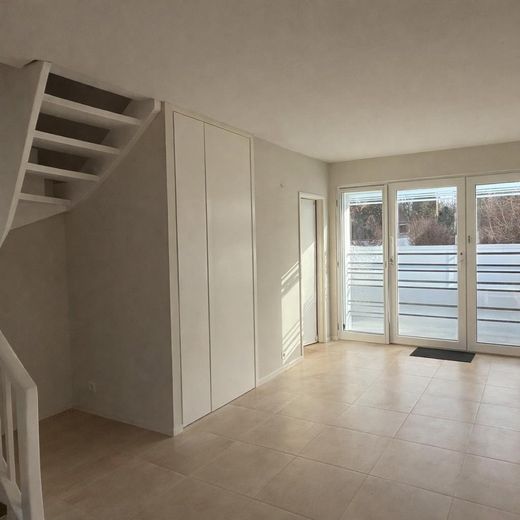 gepflegte Villa mit eig. Seezugang, Steg, Gästehaus, Sauna, Designmobiliar nahe Berlin – Foto 35