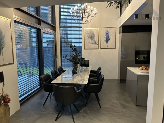 Moderne Stadtvilla mit Einliegerwohnung in Herford - Holzmann Immobilien – फोटो 1