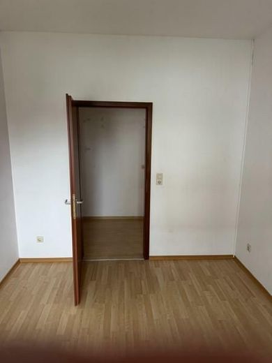 KAPITALANLAGE - MFH - Mehrgenerationenhaus - RENDITE - Gewerbemöglichkeiten mit Kühlräumen – 4 WE3 re 3ZKB (1)