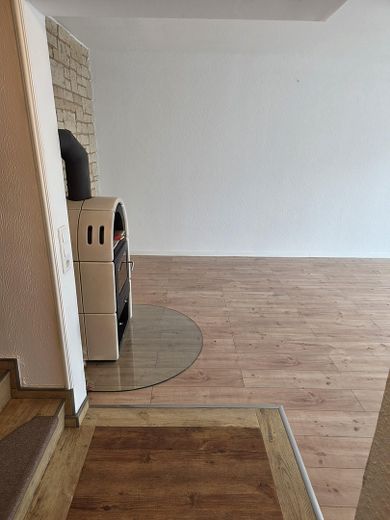 Атмосфера будинку замість квартири 108,5 м² комфорту для життя з каміном 2 балконами та сучасною кухнею в Solingen-Wald – Фотографія 13