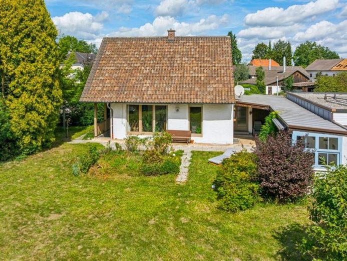 Häuschen mit großem Garten und besten Möglichkeiten I 5 Jahre Wohnrecht für Verkäufer – Foto 1