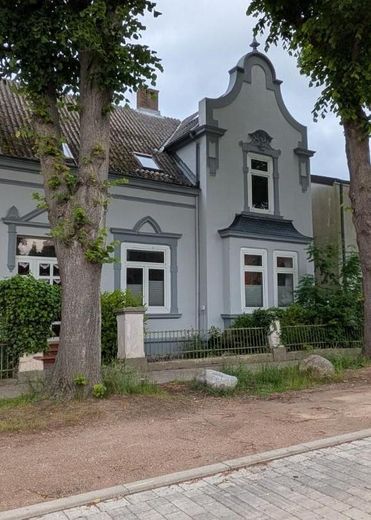 Spaziosa villa storica nel centro di Burg auf Fehmarn – pompa di calore, giardino e utilizzo flessibile – Frontseite