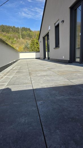 Penthousewohnung in Trier-Quint, Neubau Erstbezug, sonnige ruhige Lage – Terrasse